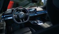 BMW i5 M60 Touring görücüye çıktı: Fiyatı cep yakacak!