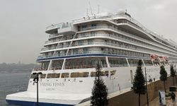 İstanbul yılın son turist gemisini karşıladı