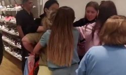 Son kalan bluz için saç saça baş başa kavga ettiler