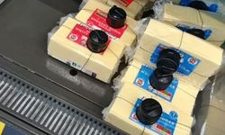 İngiltere'de bir süpermarketten şok eden görüntüler: Peynir, et ve tereyağına kilit taktılar