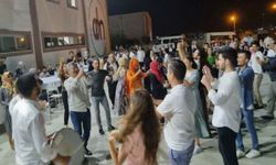 Asgari ücretin yükselmesini halaylarla kutladılar