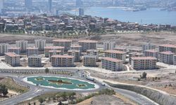İzmir'de deprem bölgesindeki 1391 konutunun yapımı tamamlandı