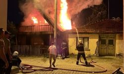 Bolu'da yangın ev alev alev yandı
