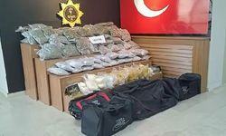 3 milyonluk uyuşturucu özel üniversite aracında! Gözaltına alındılar…