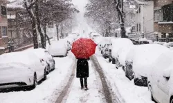İstanbul'a beklenen kar yağışı başladı. İstanbul'da kar yağışı ne kadar sürecek?