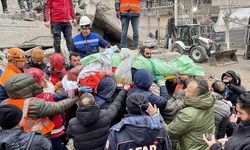 28 saat sonra enkazdan çıkarıldı!