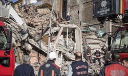 Son Dakika! Malatya'da 6 katlı bina çöktü, arama kurtarma çalışmaları başladı