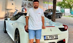 Sosyal medya fenomeni Ünal Turan Ferrarisiyle son sürat kaza yaptı! İşte kaza anı...
