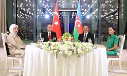 Cumhurbaşkanı Erdoğan, Azerbaycan'da onuruna verilen yemeğe katıldı