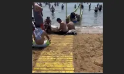 Sığınmacı akınına uğrayan Mersin plajı görüntüleri sosyal medyada gündem oldu
