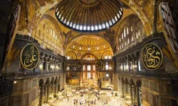 Bakan Ersoy açıkladı: Ayasofya Camii turistler için ücretli olacak