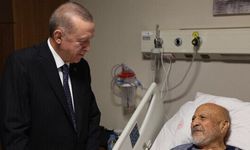 Cumhurbaşkanı Erdoğan, Eski Devlet Bakanı Hasan Aksay'ı Hastanede Ziyaret Etti