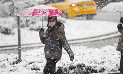 Ankaraya mevsimin ilk karı yağdı! Meteoroloji'den uyarı: Kar yağışı ne kadar sürecek?