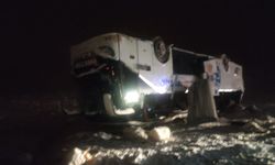 Bingöl’de 2 otobüs devrildi: 22 yaralı
