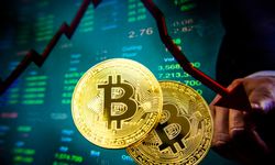Kripto paralar dibi gördü! 24 saatte Bitcoin tahminleri suya düştü