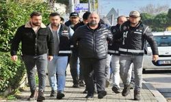 İzmir'de Milyarlarca Dolarlık Kara Para Aklama Operasyonu: 4 Gümrük Memuru Tutuklandı