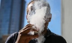 Uzmanlar Uyarıyor, Elektronik Sigara Kullanımı Depresyon Riskini Artırıyor