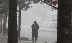 Ankara'da sağanak ve kuvvetli fırtına etkili oluyor