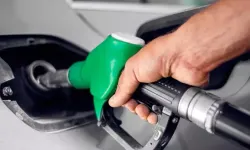 Petrol fiyatlarında hareketlilik: Akaryakıtta yeni indirim olacak mı?