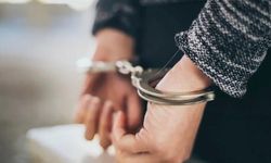 Canlı Yayında 8 Yaşındaki Kızı İçin 'Müstehcen' İfadeler Kullanan Kadına Gözaltı
