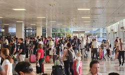 Antalya Havalimanı'nda Arife Günü Rekoru: Dakikada 1 Uçak