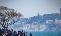 Bayramda hava değişiyor: Sıcaklık artacak, perşembe sağanak geri dönüyor