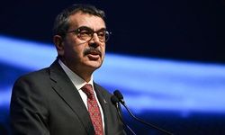 Bakan Tekin'den Karne Günü Mesajı: “Yaz Tatilini Kitap Okuyarak ve Yeni Beceriler Kazanarak Değerlendirin”