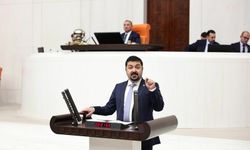 Şok Görüntüler! CHP Edirne Milletvekili Ahmet Baran Yazgan Cinsel Taciz İddiasıyla Darbedildi!