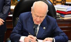 Bahçeli, Çerçeve Kanun Teklifini imzaladı