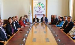 DEM Parti Heyeti, Çerçeve Kanun Teklifini TBMM'de İmzaladı