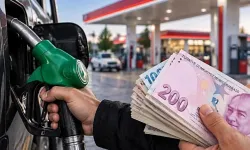 Akaryakıt fiyatları için sürücülerin gözü pompa tabelasında