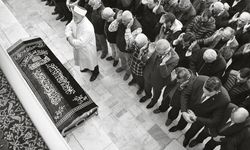 Öğretmen Okul Bahçesindeki Ağaçtan Düşerek Hayatını Kaybetti