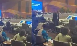 Herzog konuşmaya başladı, Hakan Fidan salonu terk etti