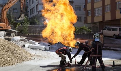 BAŞKENTTE DOĞALGAZ BORU HATTINDA YANGIN