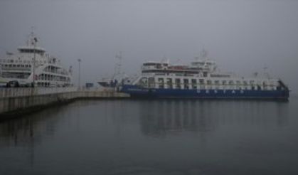ÇANAKKALE - Çanakkale Boğazı yoğun sis nedeniyle çift yönlü transit gemi geçişlerine kapatıldı