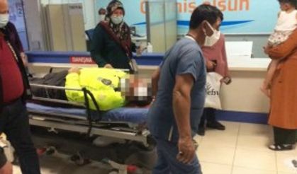 MERSİN - "Dur" ihtarına uymayan otomobil sürücüsü polise çarptı