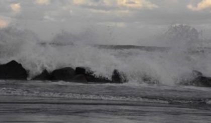 ORDU - Fatsa'da fırtına nedeniyle denizde yüksek dalgalar oluştu