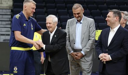 Aziz Yıldırım ve yönetim kurulu, Fenerbahçe Basketbol Takımı’nı ziyaret etti