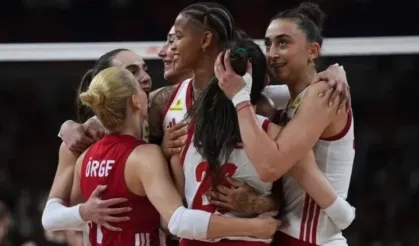 Türkiye çeyrek finalde! Filenin Sultanları Tayland'ı 3-1 yendi