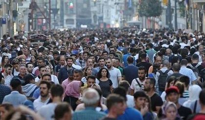 Son seçim anketinde makas kapandı! İki parti arasında fark 6,4 puan