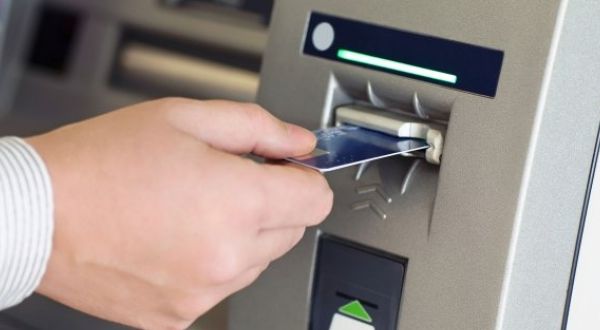 ATM'lere sahte dolar yatırarak dolandırıcılık yapan 11 kişi yakalandı