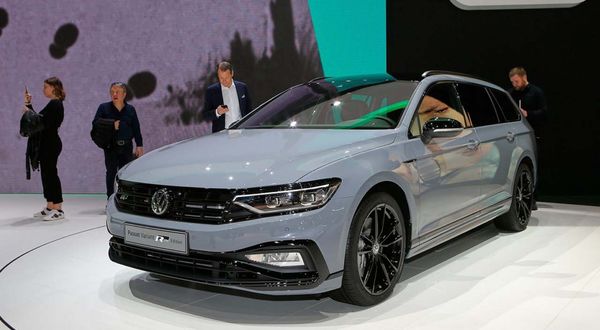 Volkswagen Passat üretimini durduruyor mu? Türkiye için açıklama
