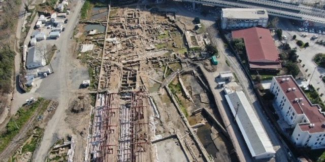 Haydarpaşa Garı çevresindeki kazı çalışmaları Khalkedon antik şehrine ait önemli ipuçları veriyor.