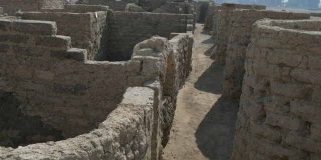 Mısır'da 3 bin yıllık kayıp altın şehir bulundu