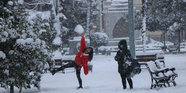 Tunceli, Konya, Aksaray, Bingöl ve Karaman'da okullar kar yağışı nedeniyle tatil edildi.