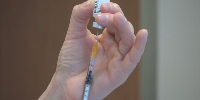 30 günlük bebeğe Covid-19 aşısı yapan sağlık ekibine soruşturma izni verilmedi