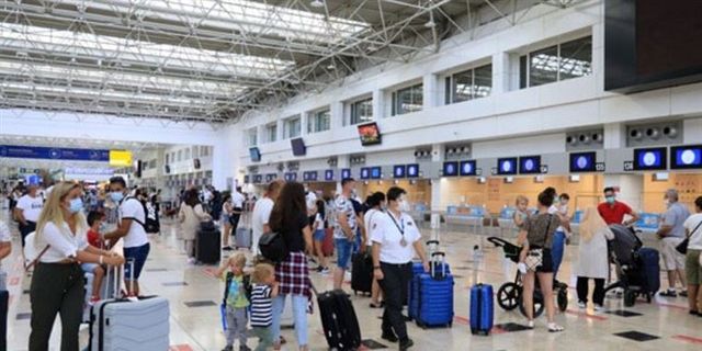 Türkiye'ye giriş yapacak yolcular için korona kuralları güncellendi