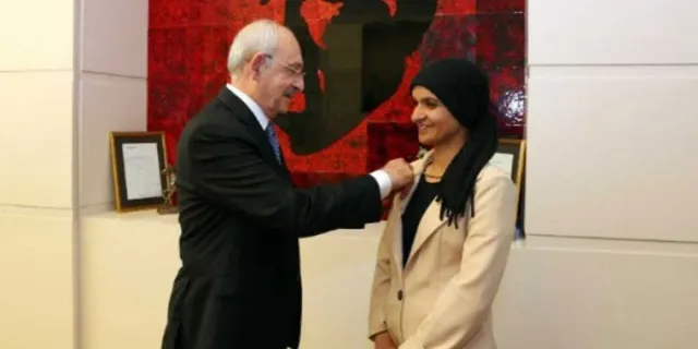 MHP'den istifa etti, CHP'ye katıldı: Kılıçdaroğlu rozetini taktı!