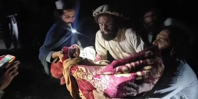 Afganistandaki depremde ölüm 1000 kişiyi geçti