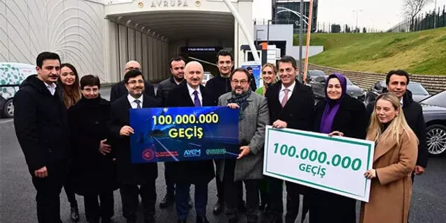 Avrasya Tüneli'nden geçen 100 milyonunca araç sahibine Bakan Karaismailoğlu'ndan hediye